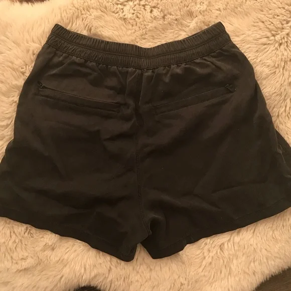 Lululemon athletica size 2 black shorts - Picture 2 of 2